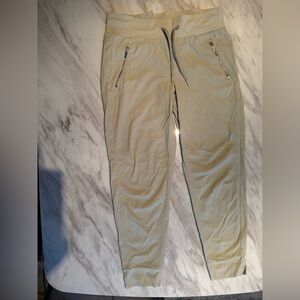 Athleta | Trekkie North Jogger | Ecru | Size 8
